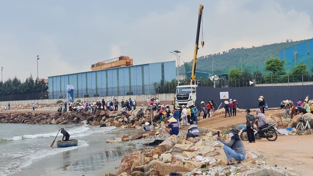 Vụ án ‘hàng trăm người mang băng rôn phản đối xây dựng cảng container Long Sơn’: Khám xét khẩn cấp, thu nhiều tài liệu ảnh 1