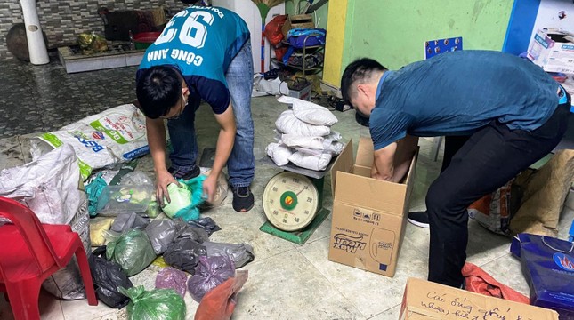 Cảnh sát phát lộ căn hầm bí mật để sản xuất pháo trái phép ở Thanh Hoá ảnh 2