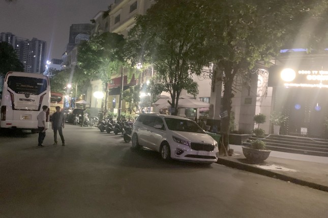 Phá tụ điểm mại dâm cho người nước ngoài tại nhà hàng ở TPHCM ảnh 2