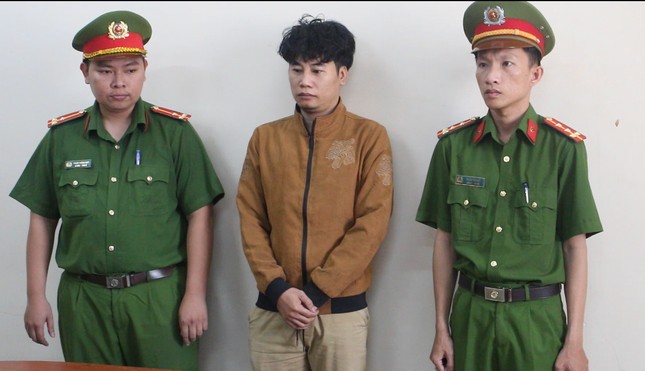 Phá đường dây buôn lậu điện thoại từ Campuchia về TPHCM trị giá gần 300 tỷ đồng ảnh 3