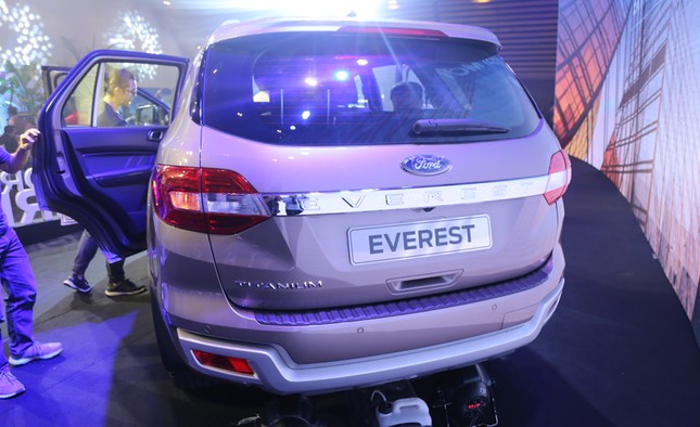 Ford Everest 2018 có giá bán từ hơn 1,1 tỷ đồng ở Việt Nam ảnh 9
