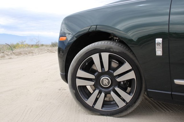 9 điểm nhấn đáng chú ý của Rolls-Royce Cullinan ảnh 6