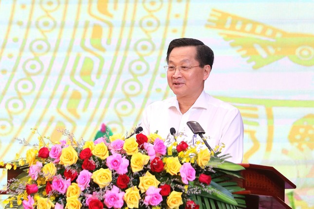 Phó Thủ tướng Chính phủ Lê Minh Khái phát biểu tại hội nghị.