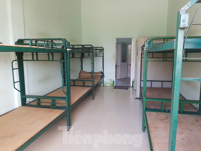 Bên trong khu vực cách ly 28 người về từ vùng dịch tại Trường quân sự Cần Thơ ảnh 10