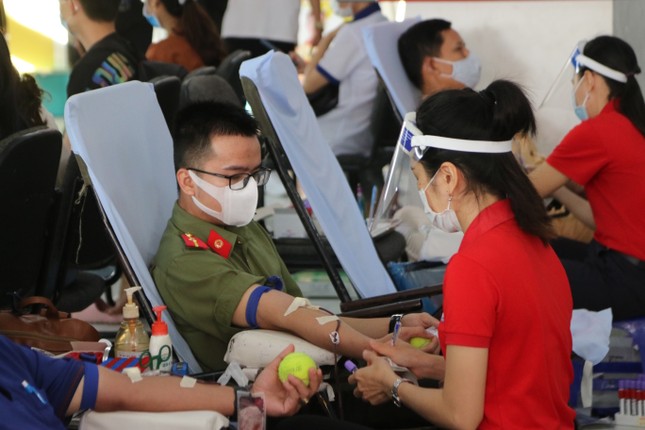 Sôi động Chủ nhật Đỏ lần thứ XIII tại Cần Thơ ảnh 8