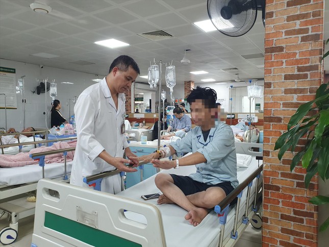 Nhiều thanh thiếu niên ngộ độc thuốc lá điện tử trộn ma túy ảnh 1