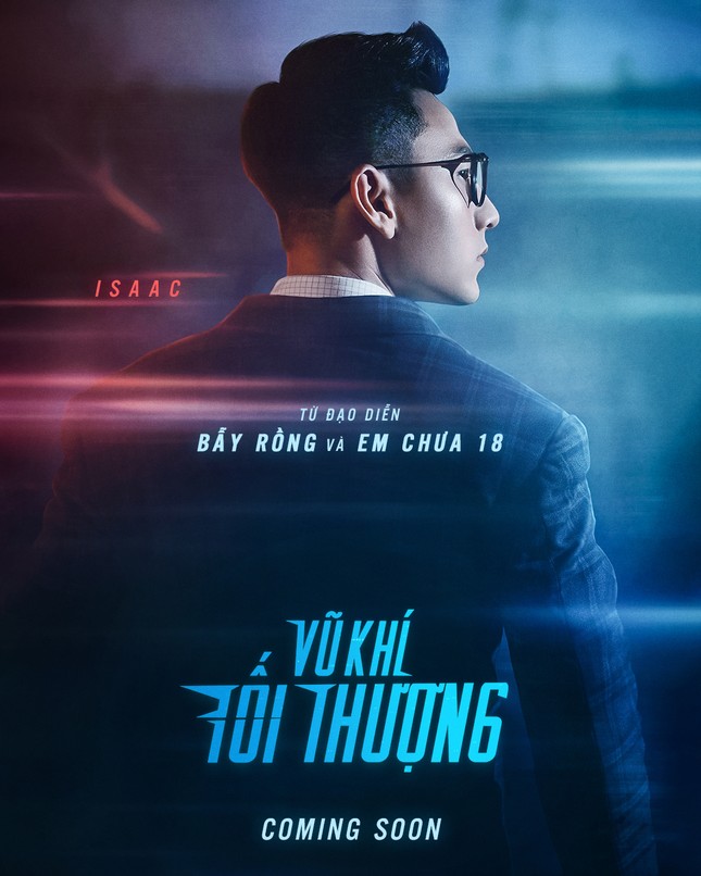 Dù diện vest hay áo ba lỗ, Isaac vẫn “cool ngầu” và điển trai trong loạt ảnh hậu trường ảnh 1