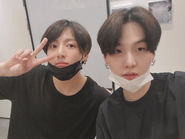 Jung Kook (BTS) đích thân xin lỗi về lùm xùm đi chơi mùa dịch ở Itaewon ảnh 1