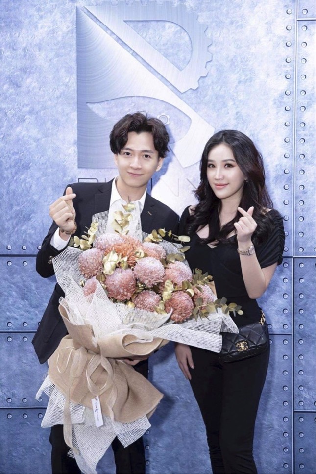 Gần nửa showbiz Việt đến chúc mừng Ngô Kiến Huy lên chức ông chủ tiệm cà phê ảnh 9