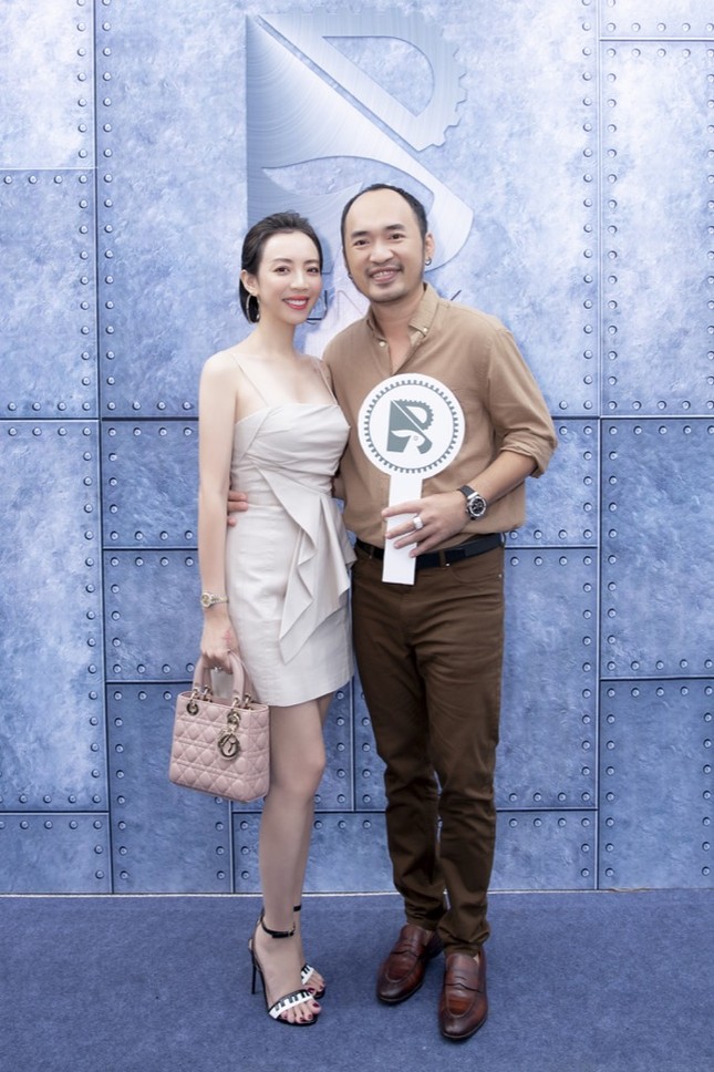 Gần nửa showbiz Việt đến chúc mừng Ngô Kiến Huy lên chức ông chủ tiệm cà phê ảnh 7