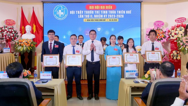 Anh Phạm Như Hiển làm Chủ tịch Hội Thầy thuốc trẻ tỉnh TT-Huế ảnh 3