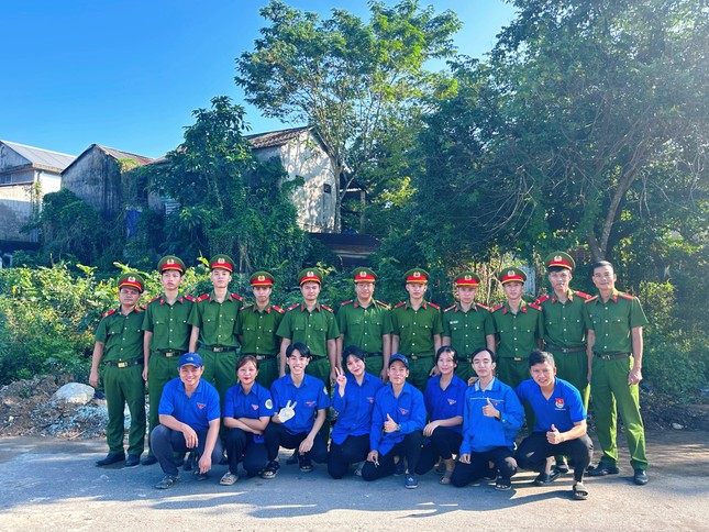 Ra mắt 7 đội hình thanh niên tình nguyện thực hiện đề án Chủ nhật xanh ảnh 1