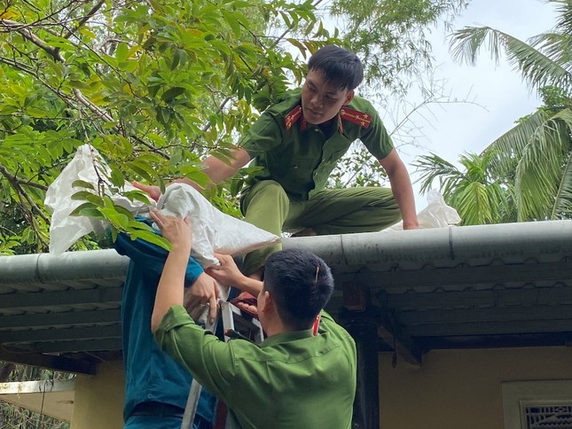Quân đội, công an huy động 100% quân số ứng phó bão số 9 ảnh 9