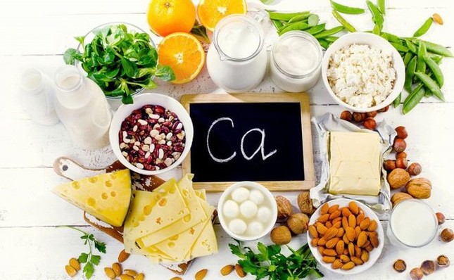 Những thực phẩm'rút cạn' canxi trong cơ thể, ăn càng nhiều xương càng giòn, dễ gãy ảnh 2