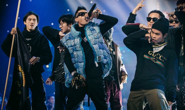 Bị bạn gái “than phiền” mở nhạc ồn ào, Obito ngầm xác nhận tham gia “Rap Việt” mùa 2 ảnh 7
