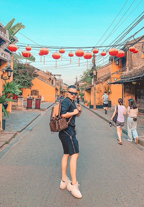 Cộng đồng mạng xôn xao “đại sứ cách ly” Vũ Khắc Tiệp lại có mặt ở Đà Nẵng? ảnh 1