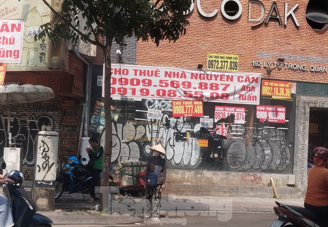 Thị trường BĐS cuối năm: Đất nền 'cắt lỗ', nhà phố liên tục bị trả mặt bằng ảnh 2