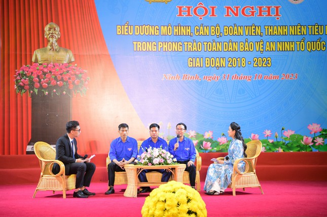 Những tấm gương không ngại hiểm nguy bảo vệ an ninh Tổ quốc ảnh 2