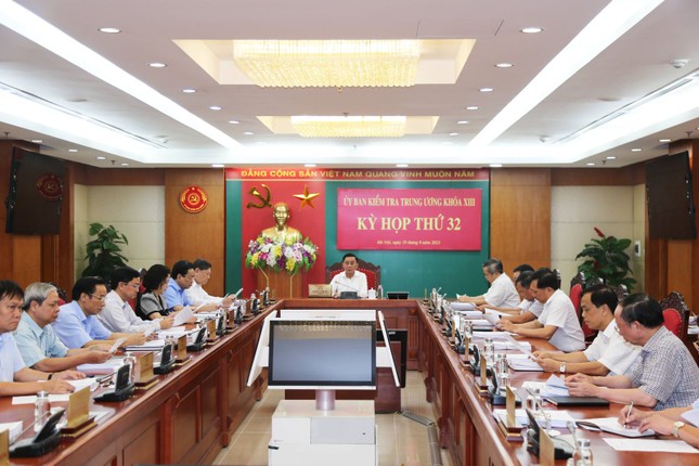 Trung ương bầu bổ sung 3 Ủy viên Ủy ban Kiểm tra Trung ương ảnh 1