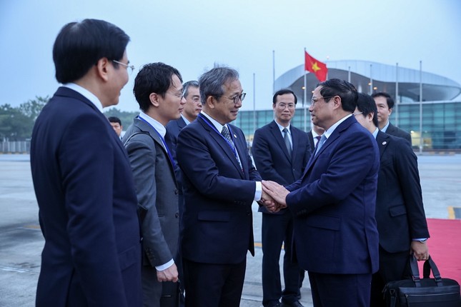 Thủ tướng Phạm Minh Chính lên đường dự Hội nghị ASEAN - Nhật Bản ảnh 1