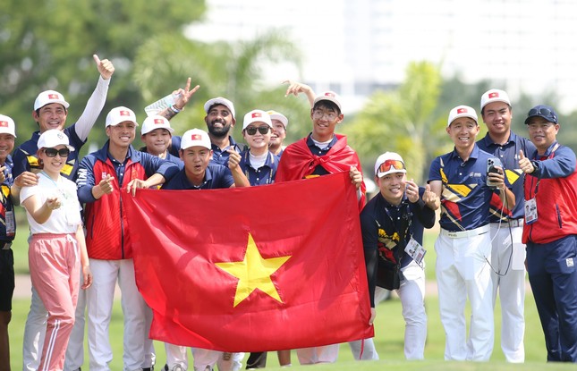 HLV Nguyễn Thái Dương và Nguyễn Anh Minh truyền cảm hứng cho golf Việt Nam ảnh 1