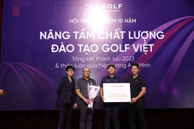 Nguyễn Anh Minh nhận học bổng golf trị giá 1,6 tỷ đồng ảnh 1