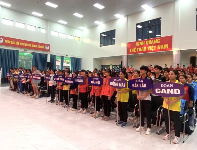 Xạ thủ Phạm Quang Huy, Trịnh Thu Vinh đọ súng cùng xạ thủ Hàn Quốc tại giải bắn súng Vô địch Quốc gia 2023 ảnh 2