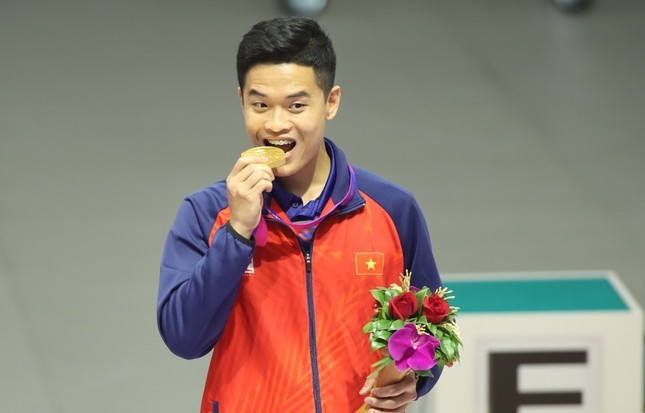 Xạ thủ Phạm Quang Huy, Trịnh Thu Vinh đọ súng cùng xạ thủ Hàn Quốc tại giải bắn súng Vô địch Quốc gia 2023 ảnh 1