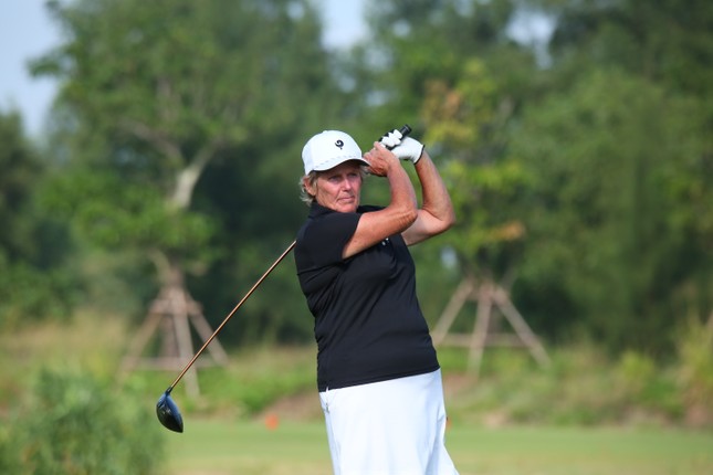 Giải golf vô địch nghiệp dư Trung cao niên châu Á - Thái Bình Dương 2023: Ngôi đầu đổi chủ ảnh 2
