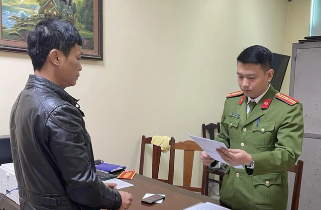 Bắt khẩn cấp một Phó phòng TN&MT ở Phú Thọ ảnh 1