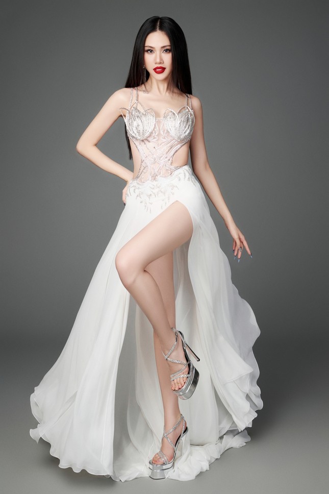 Miss Universe 2023: Thiết kế dạ hội cho Bán kết của Bùi Quỳnh Hoa lấy cảm hứng từ chính tên cô ảnh 4