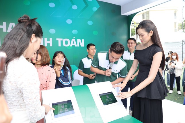 Hoa hậu Đỗ Thị Hà chia sẻ kinh nghiệm giúp sinh viên lọt "mắt xanh" nhà tuyển dụng ảnh 3