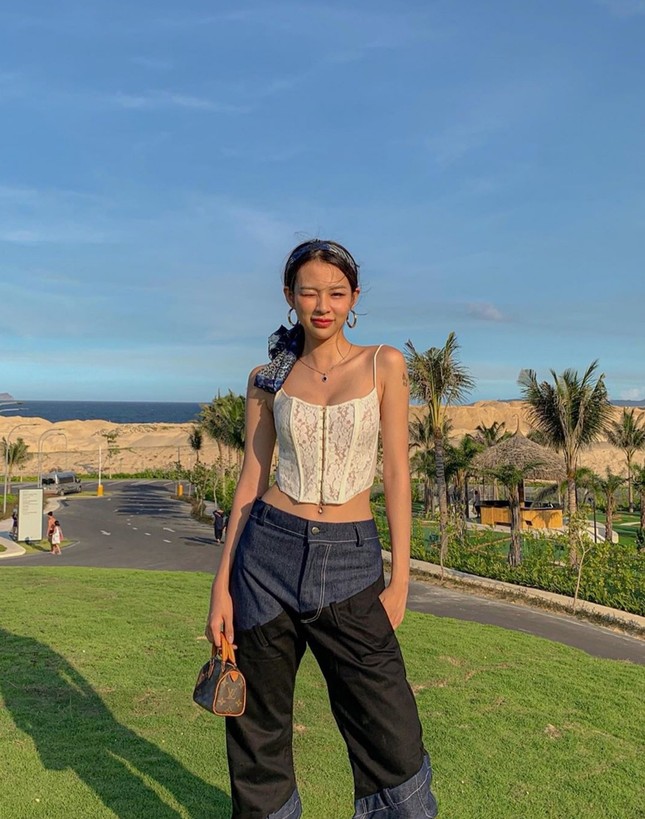 Các mỹ nhân showbiz Việt tuần qua diện style “bánh bèo” xinh không kém các idol Hàn ảnh 6