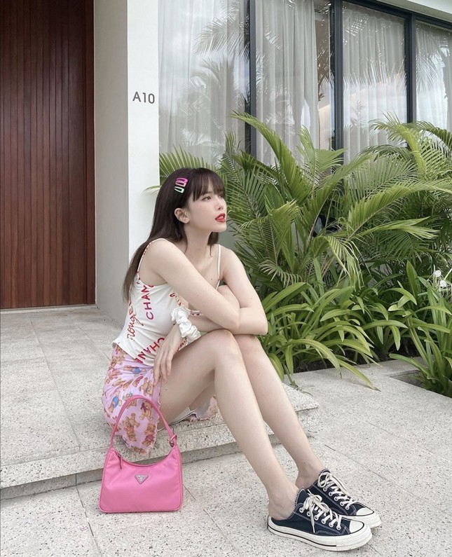 Các mỹ nhân showbiz Việt tuần qua diện style “bánh bèo” xinh không kém các idol Hàn ảnh 2