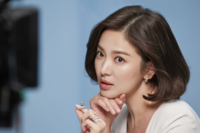Song Hye Kyo nhận “bão” lời khen với bộ ảnh xinh đẹp ngọt ngào trên tạp chí W Hàn ảnh 10