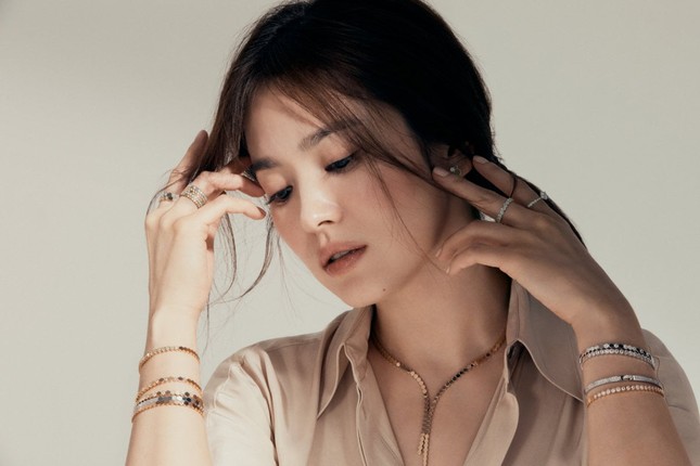 Song Hye Kyo nhận “bão” lời khen với bộ ảnh xinh đẹp ngọt ngào trên tạp chí W Hàn ảnh 4