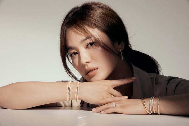 Song Hye Kyo nhận “bão” lời khen với bộ ảnh xinh đẹp ngọt ngào trên tạp chí W Hàn ảnh 6