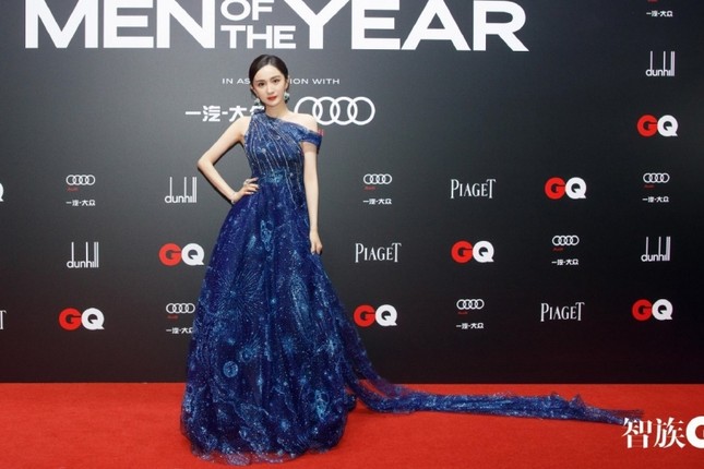 Ba nàng tiểu Hoa đán đọ sắc trên thảm đỏ GQ: Angela Baby lên No.1 hot search vì điều này ảnh 5