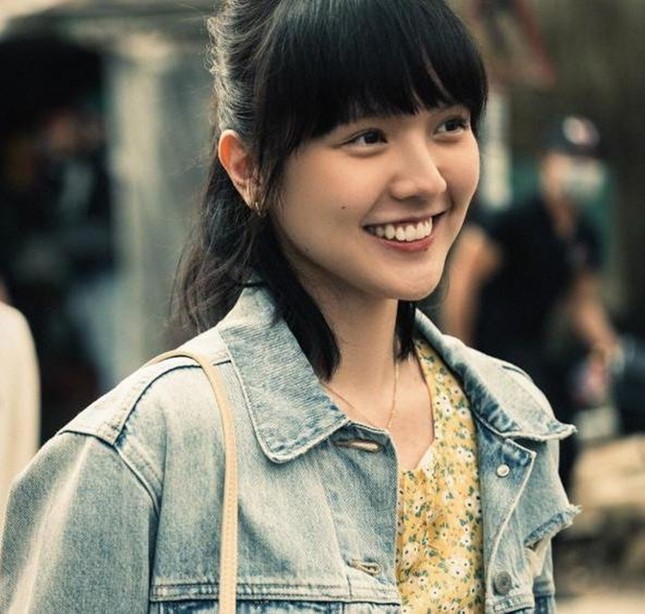 Nhan sắc cổ điển của cô gái khiến “sếp” Sơn Tùng yêu say đắm trong “Chúng Ta Của Hiện Tại“ ảnh 2