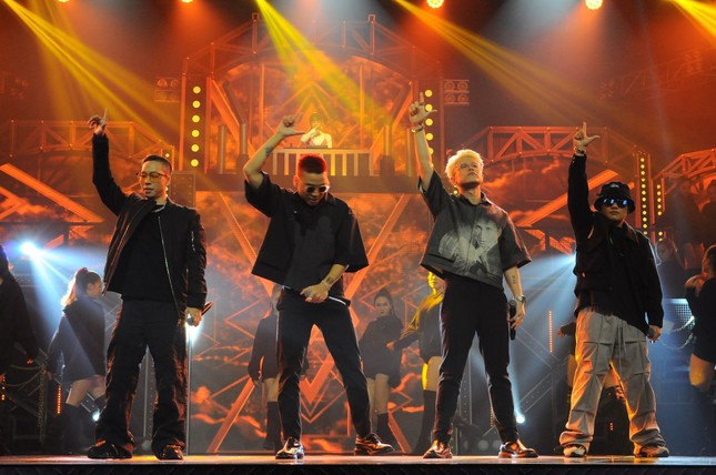 Không có sao quốc tế, nghệ sĩ Việt vẫn “khuấy đảo” đêm Chung kết - Trao giải “Rap Việt” ảnh 6