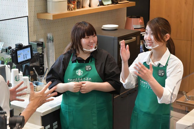 Starbucks ở Nhật Bản có cửa hàng đầu tiên dành cho người khiếm thính ảnh 3