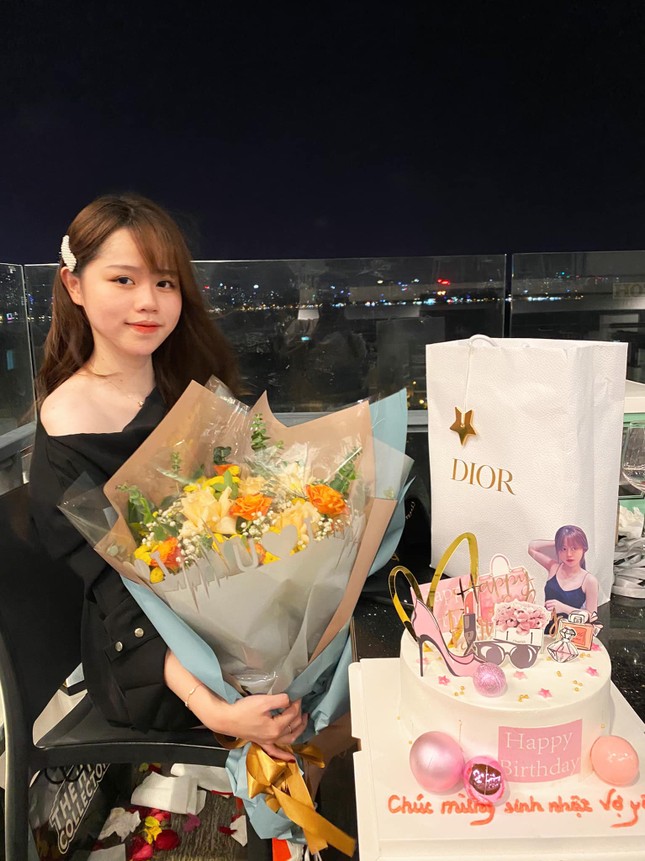 Sau gần 3 tháng im hơi lặng tiếng, Quang Hải trở lại và chia sẻ hình ảnh với Huỳnh Anh ảnh 1
