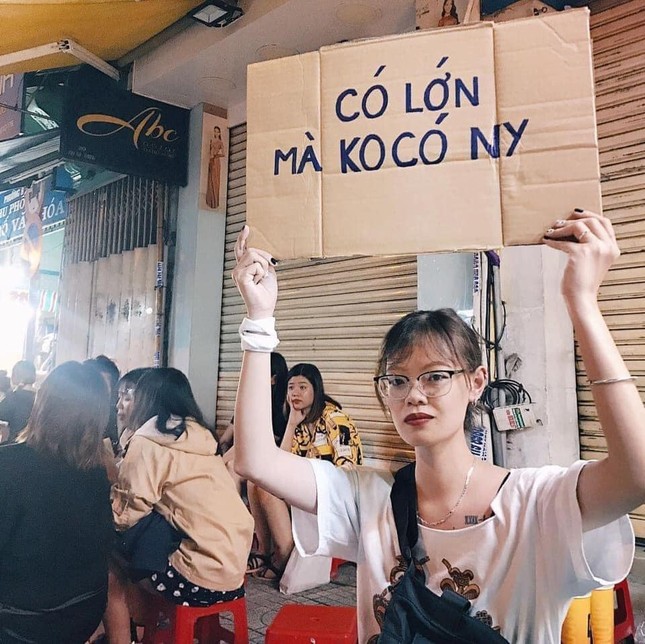 Từ câu nhầm lẫn “sức chịu đựng con người có giới thiệu”, giới trẻ sáng tạo ra “trend” mới ảnh 3