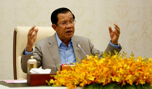 Thủ tướng Campuchia cho tất cả teen lớp 12 tốt nghiệp mà không cần thi do dịch COVID-19 ảnh 1