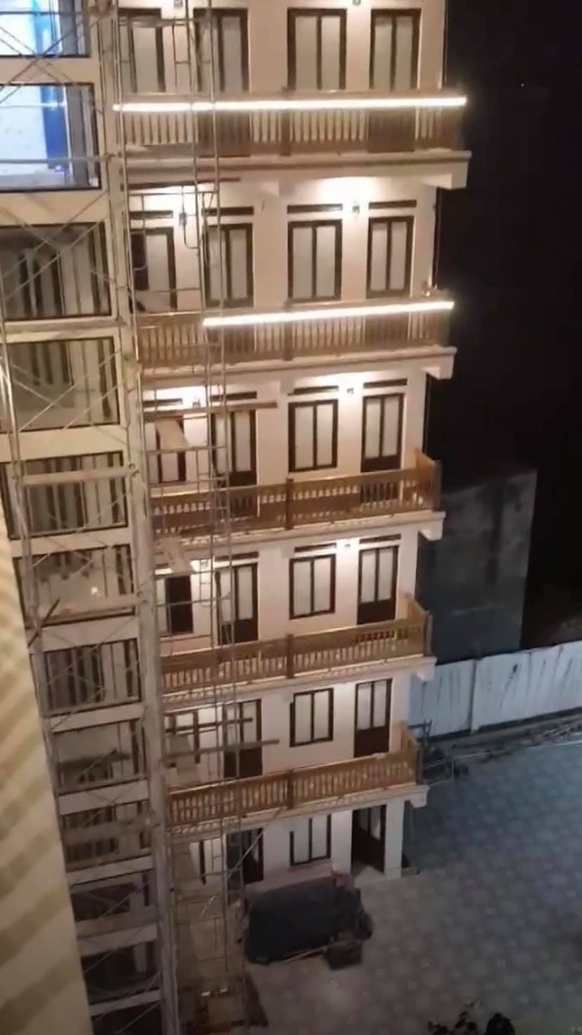 Xuất hiện khu trọ “đỉnh của chóp” tại Bắc Giang: Cổng dát vàng, thang máy, điều hoà đầy đủ ảnh 4