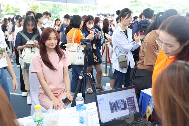 Thời tiết ‘chiều lòng’ hàng nghìn người trải nghiệm Ngày thẻ Việt Nam 2023 - Sóng Festival ảnh 3