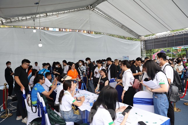 Thời tiết ‘chiều lòng’ hàng nghìn người trải nghiệm Ngày thẻ Việt Nam 2023 - Sóng Festival ảnh 2