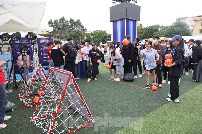 Thời tiết ‘chiều lòng’ hàng nghìn người trải nghiệm Ngày thẻ Việt Nam 2023 - Sóng Festival ảnh 8