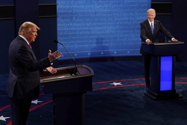 Ông Biden: Ai chịu trách nhiệm vì nhiều người chết do COVID-19 không nên làm tổng thống ảnh 9