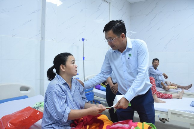 Lời kể của hai lao công bị nhóm thanh niên đánh, dùng súng bắn gây thương tích ảnh 4